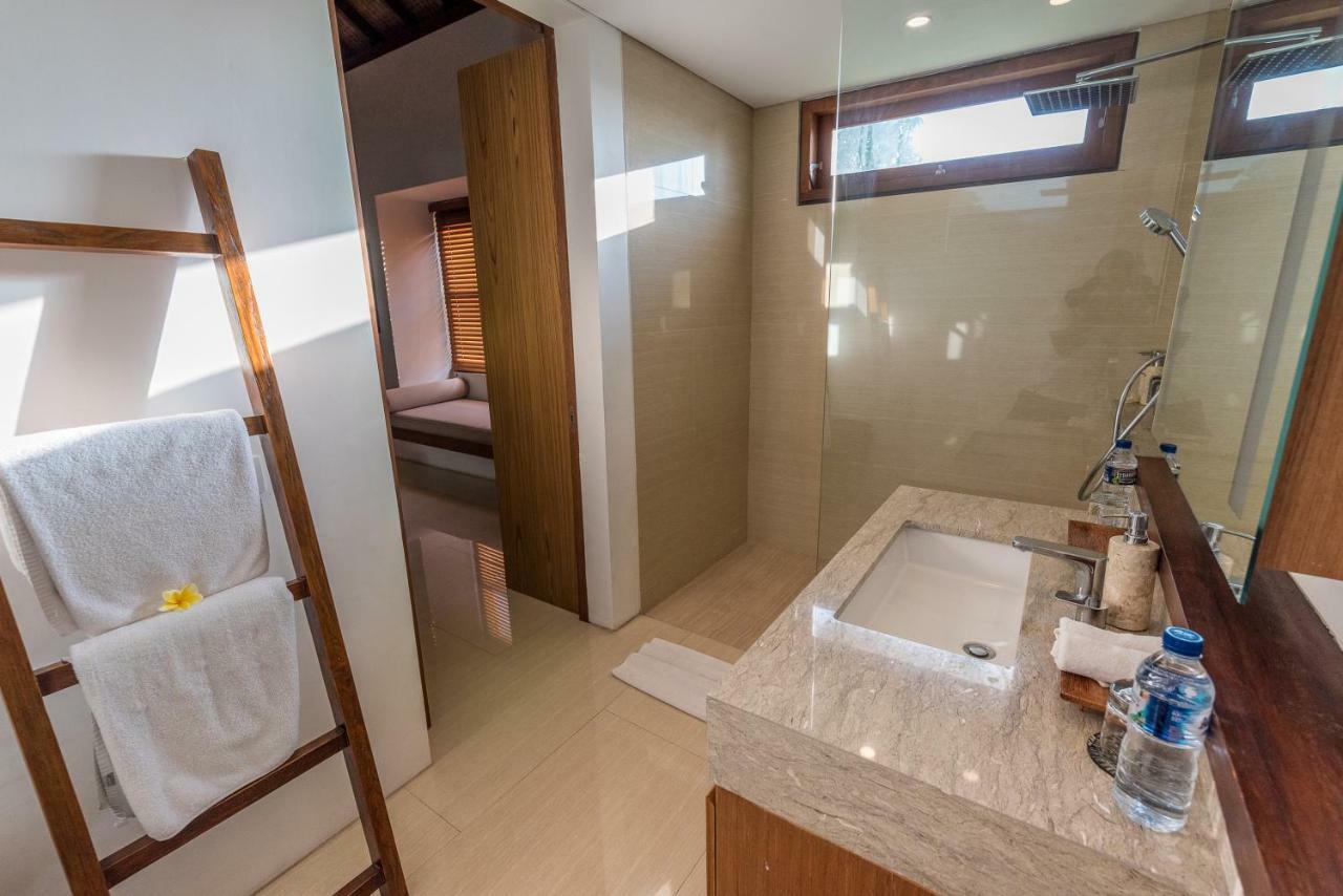 Villa Rusa Biru - Modern Villa With Private Pool And Cook In The Heart Of Berawa Canggu Eksteriør billede