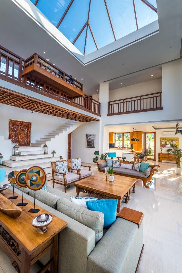 Villa Rusa Biru - Modern Villa With Private Pool And Cook In The Heart Of Berawa Canggu Eksteriør billede