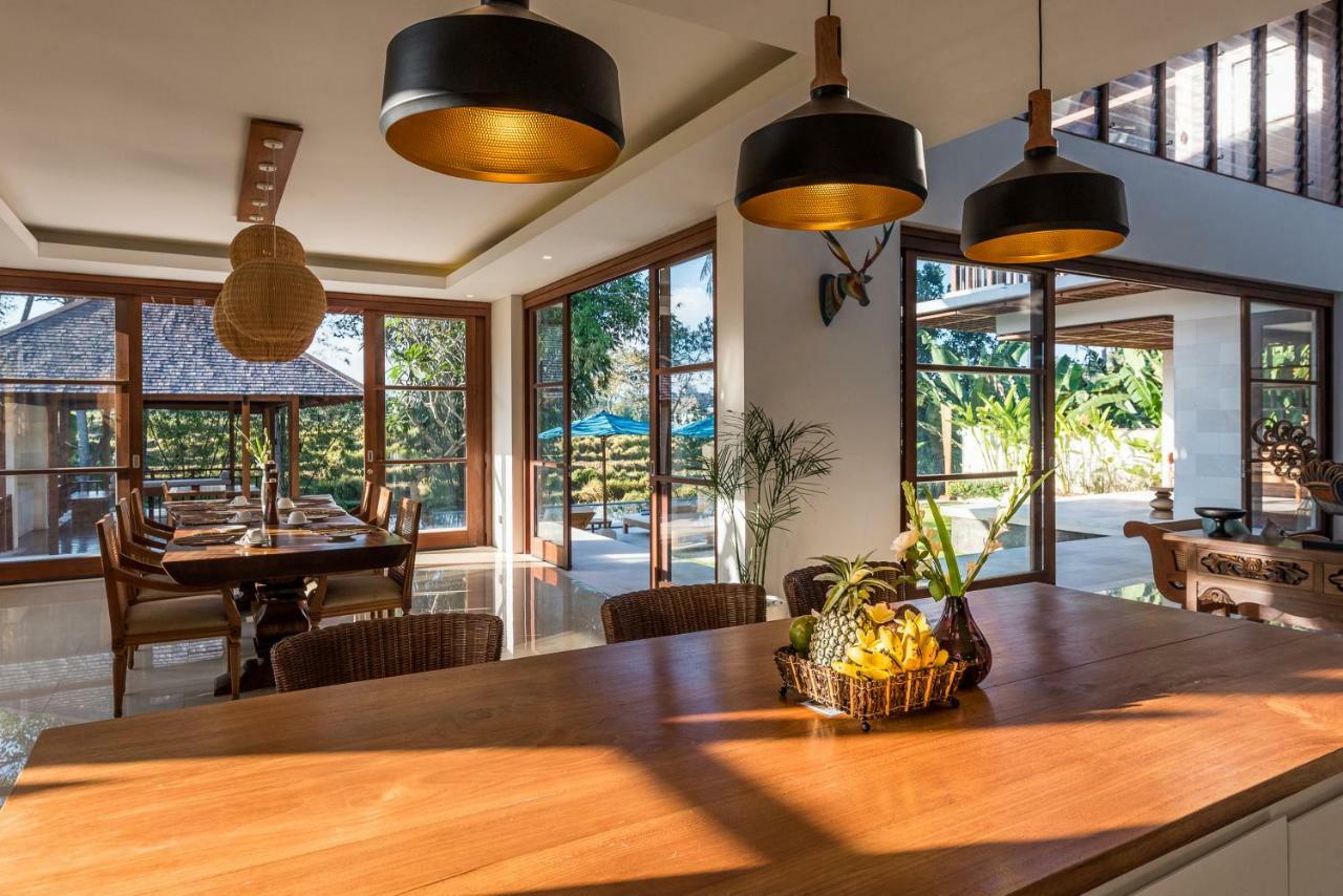 Villa Rusa Biru - Modern Villa With Private Pool And Cook In The Heart Of Berawa Canggu Eksteriør billede