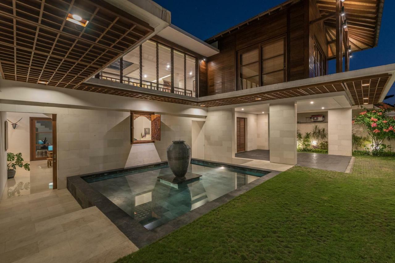 Villa Rusa Biru - Modern Villa With Private Pool And Cook In The Heart Of Berawa Canggu Eksteriør billede